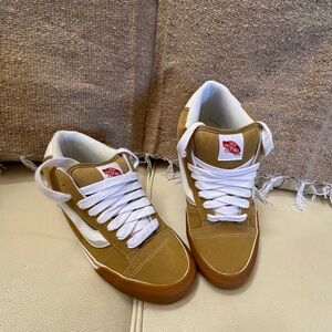Vans Knu Mid Shoes